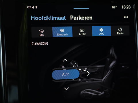 Volvo XC60 T6 Plug-in hybrid AWD Core Bright Panoramadak | Stoel/stuurverwarming | Trekhaak