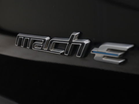 Ford Mustang Mach-E 360 camera | Stoelverwarming | Adaptive cruise | B 360 camera | Stoelverwarming | Adaptive cruise | B&O | Stuurverwarming | Leder