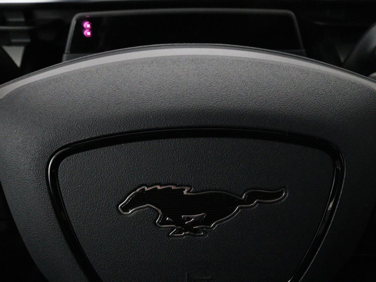 Ford Mustang Mach-E 360 camera | Stoelverwarming | Adaptive cruise | B 360 camera | Stoelverwarming | Adaptive cruise | B&O | Stuurverwarming | Leder