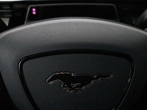 Ford Mustang Mach-E 360 camera | Stoelverwarming | Adaptive cruise | B 360 camera | Stoelverwarming | Adaptive cruise | B&O | Stuurverwarming | Leder
