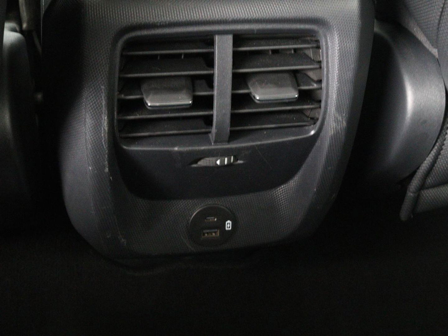 Ford Mustang Mach-E 360 camera | Stoelverwarming | Adaptive cruise | B 360 camera | Stoelverwarming | Adaptive cruise | B&O | Stuurverwarming | Leder