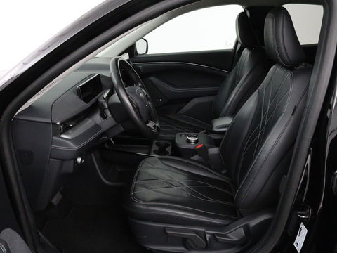 Ford Mustang Mach-E 360 camera | Stoelverwarming | Adaptive cruise | B 360 camera | Stoelverwarming | Adaptive cruise | B&O | Stuurverwarming | Leder