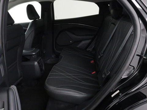 Ford Mustang Mach-E 360 camera | Stoelverwarming | Adaptive cruise | B 360 camera | Stoelverwarming | Adaptive cruise | B&O | Stuurverwarming | Leder
