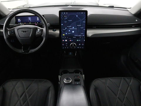 Ford Mustang Mach-E 360 camera | Stoelverwarming | Adaptive cruise | B 360 camera | Stoelverwarming | Adaptive cruise | B&O | Stuurverwarming | Leder