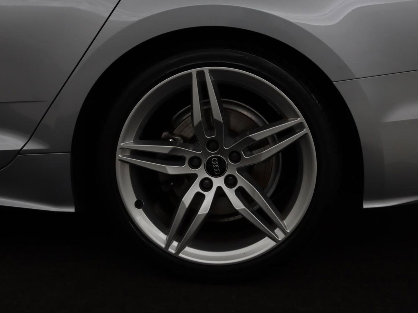 Audi A5 Sportback 35 TFSI Bns Edition | Leder | Trekhaak | Keyless | Elektrische achterklep | Camera | Carplay | DAB | Cruise Control