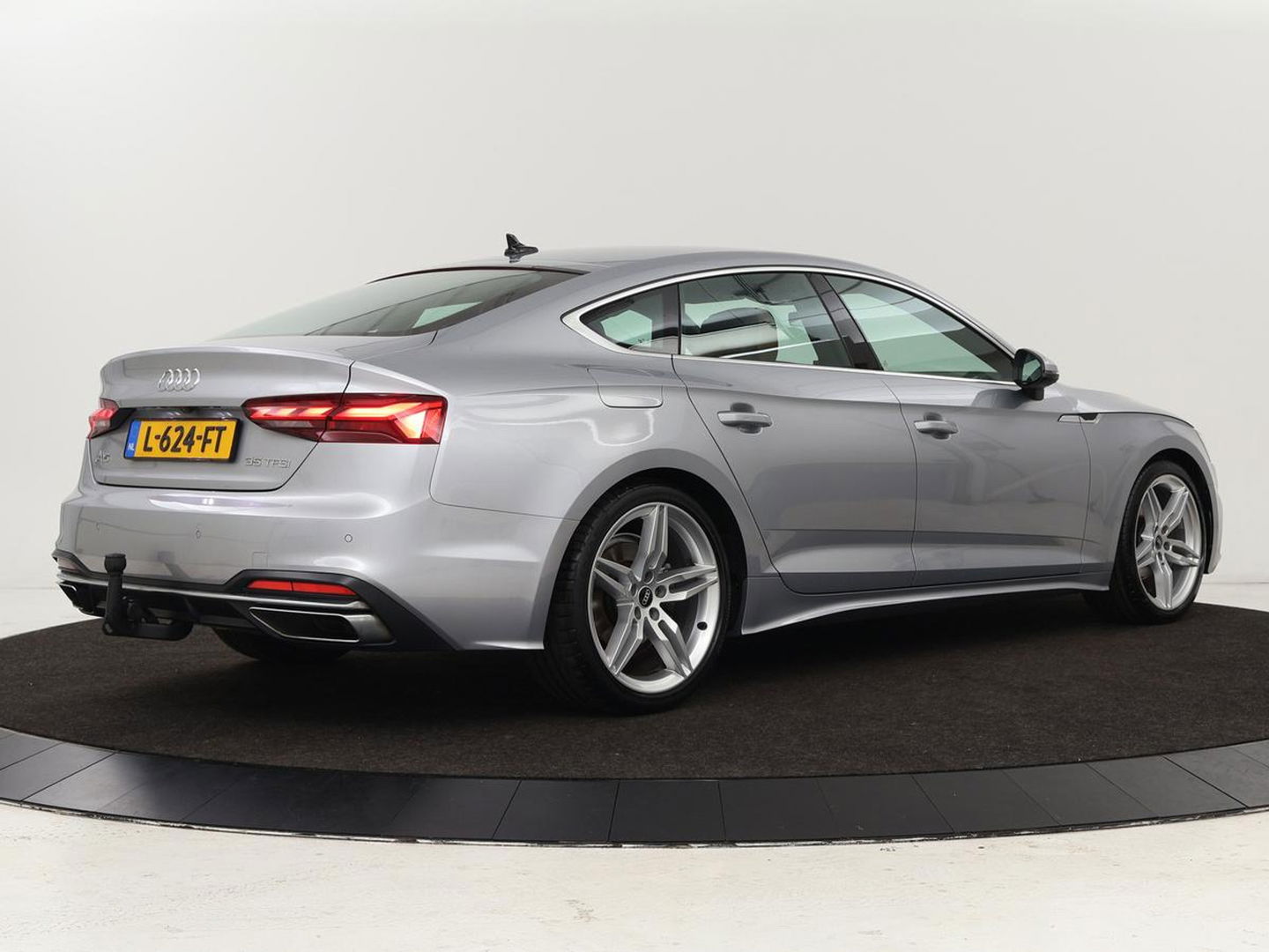 Audi A5 Sportback 35 TFSI Bns Edition | Leder | Trekhaak | Keyless | Elektrische achterklep | Camera | Carplay | DAB | Cruise Control