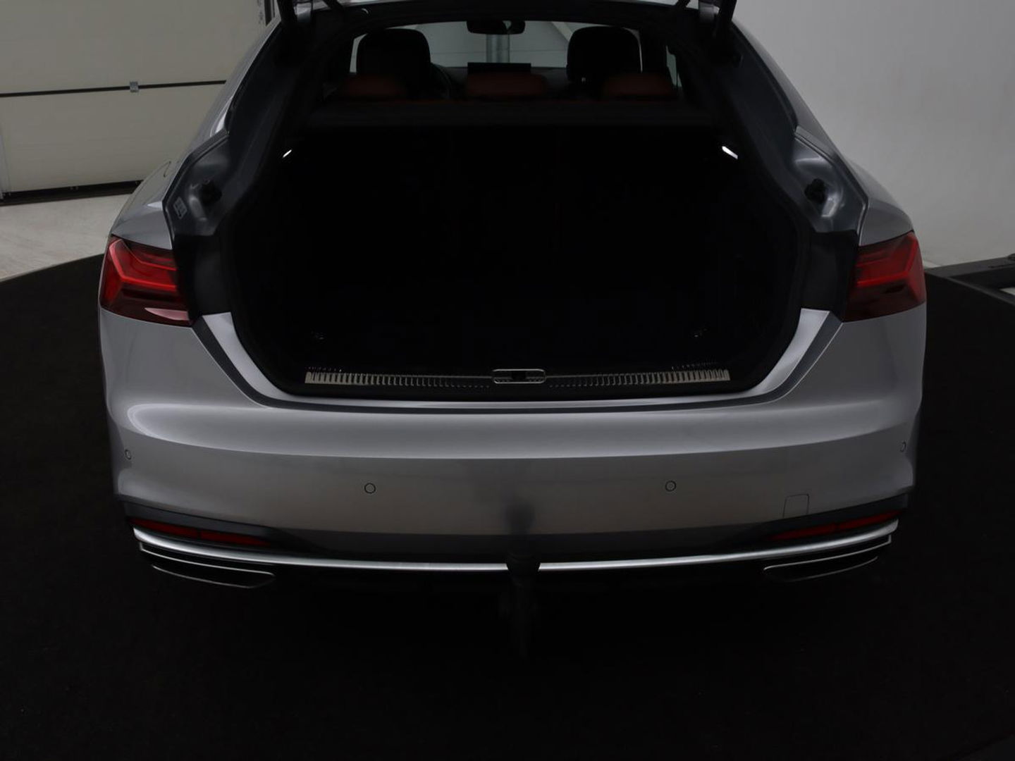 Audi A5 Sportback 35 TFSI Bns Edition | Leder | Trekhaak | Keyless | Elektrische achterklep | Camera | Carplay | DAB | Cruise Control