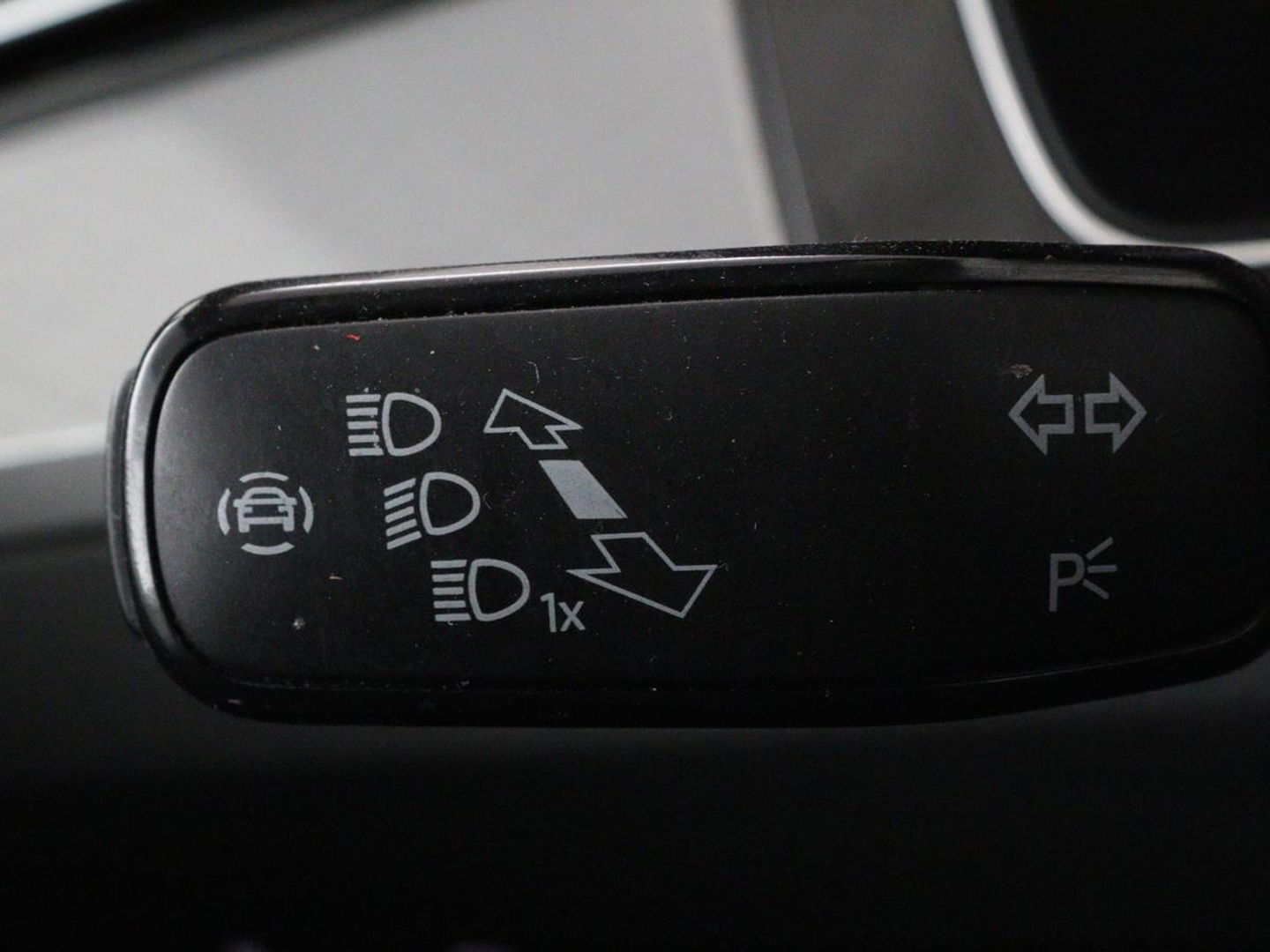 Volkswagen Passat Variant Volkswagen Passat 1.4 TSI PHEV GTE Business | Trekhaak | Adaptive cruise | Stoelverwarming | Massage | Carplay