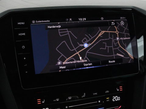 Volkswagen Passat Variant Volkswagen Passat 1.4 TSI PHEV GTE Business | Trekhaak | Adaptive cruise | Stoelverwarming | Massage | Carplay