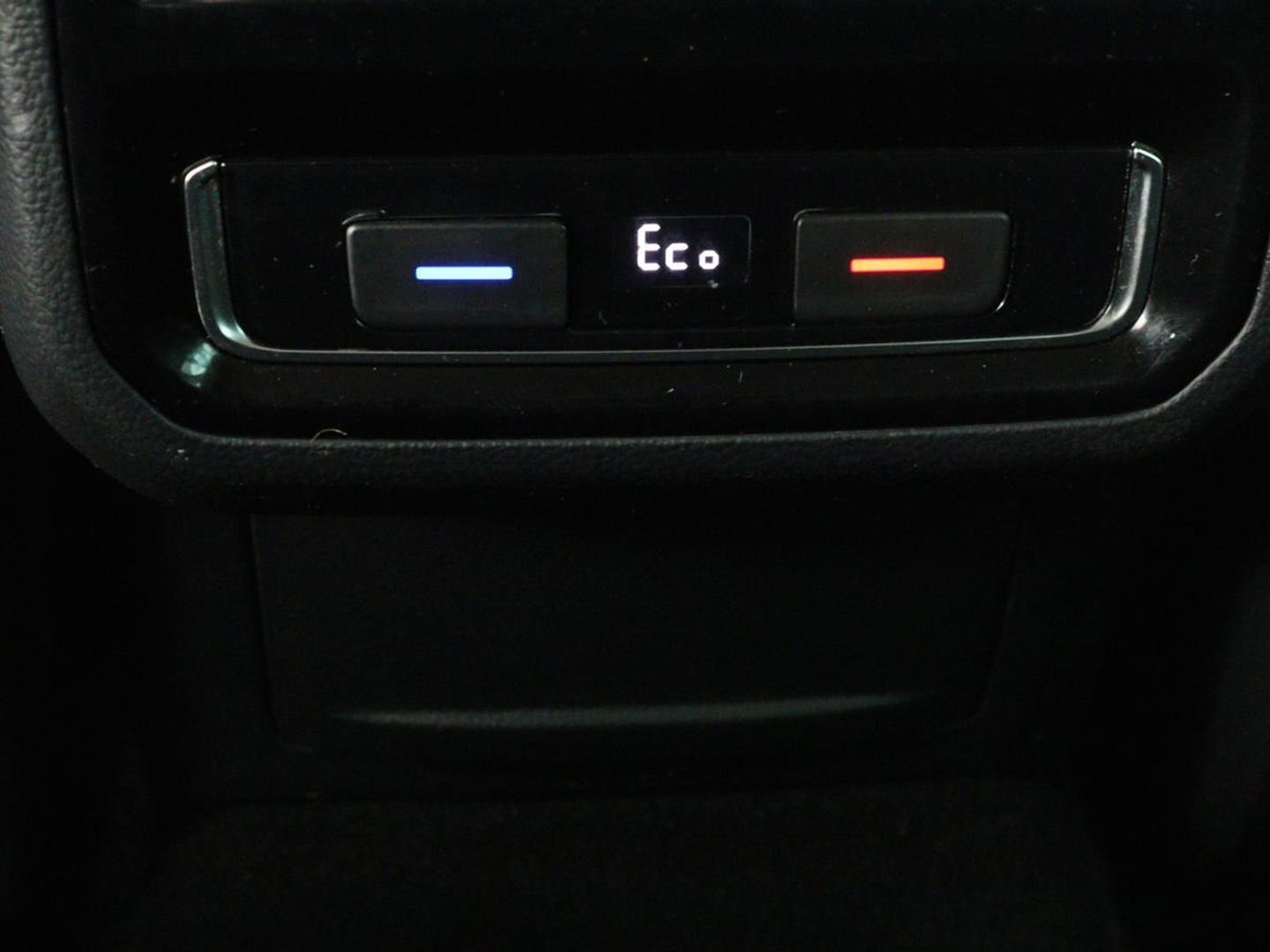 Volkswagen Passat Variant Volkswagen Passat 1.4 TSI PHEV GTE Business | Trekhaak | Adaptive cruise | Stoelverwarming | Massage | Carplay