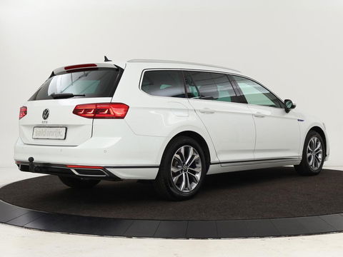 Volkswagen Passat Variant Volkswagen Passat 1.4 TSI PHEV GTE Business | Trekhaak | Adaptive cruise | Stoelverwarming | Massage | Carplay