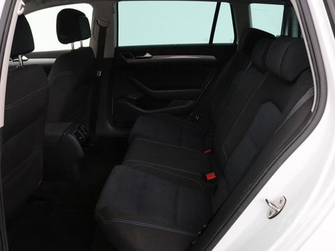 Volkswagen Passat Variant Volkswagen Passat 1.4 TSI PHEV GTE Business | Trekhaak | Adaptive cruise | Stoelverwarming | Massage | Carplay