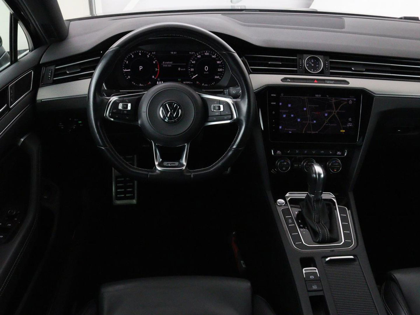 Volkswagen Passat Variant 1.5 TSI HL Bns R | Panoramadak | Leder | Keyless | Stoelverwarming | Carplay | Adaptive Cruise | Elektrische achterklep