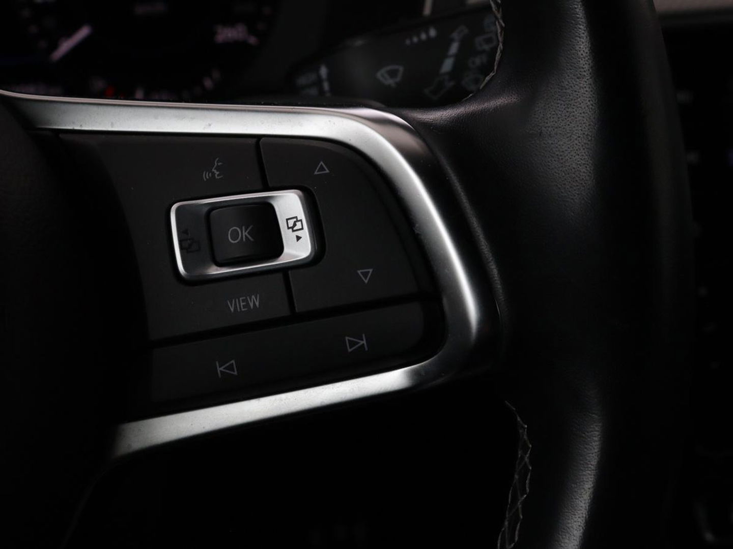Volkswagen Passat Variant 1.5 TSI HL Bns R | Panoramadak | Leder | Keyless | Stoelverwarming | Carplay | Adaptive Cruise | Elektrische achterklep