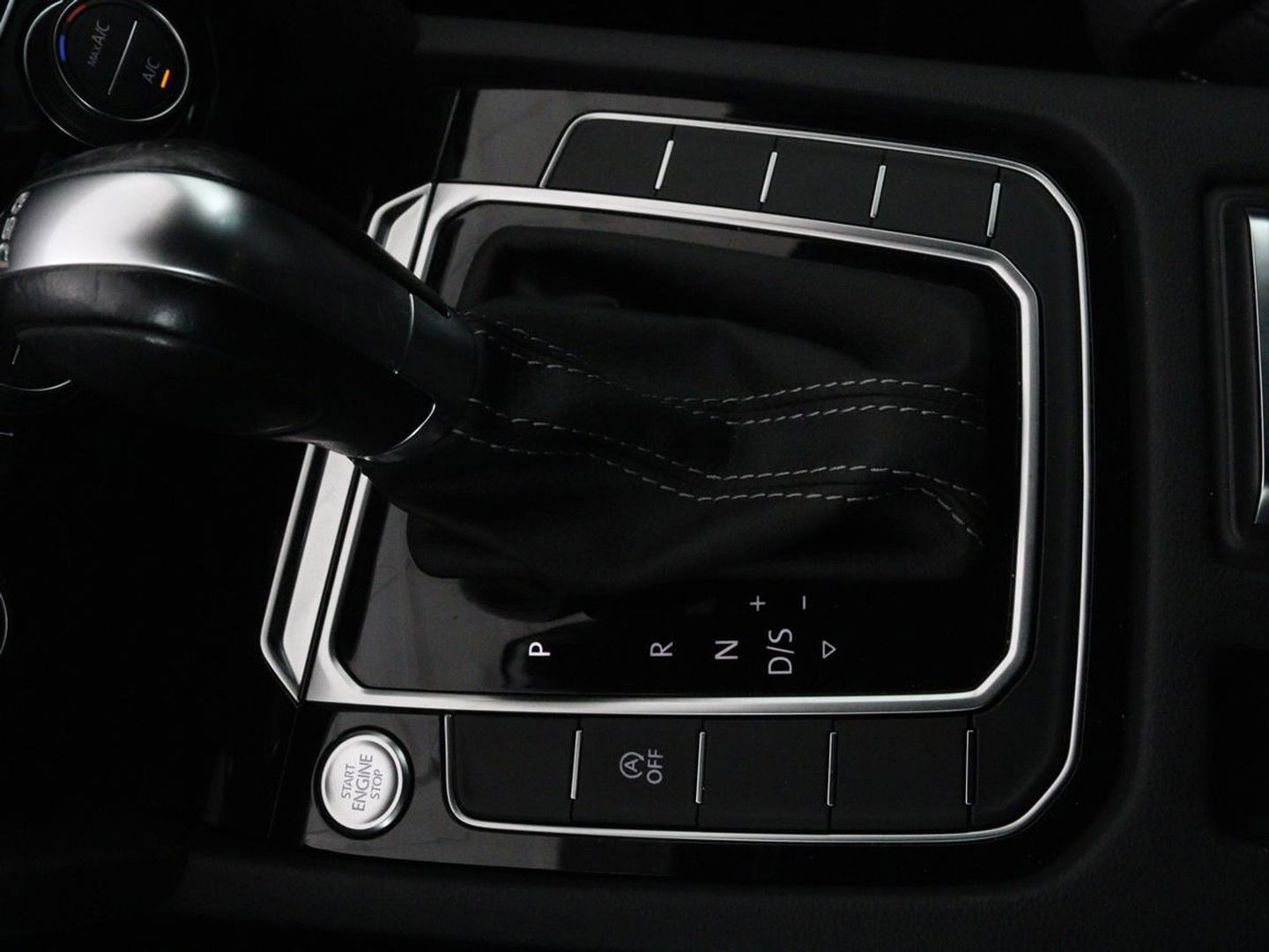 Volkswagen Passat Variant 1.5 TSI HL Bns R | Panoramadak | Leder | Keyless | Stoelverwarming | Carplay | Adaptive Cruise | Elektrische achterklep