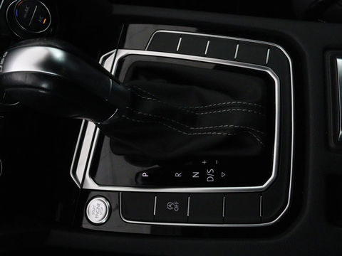 Volkswagen Passat Variant 1.5 TSI HL Bns R | Panoramadak | Leder | Keyless | Stoelverwarming | Carplay | Adaptive Cruise | Elektrische achterklep