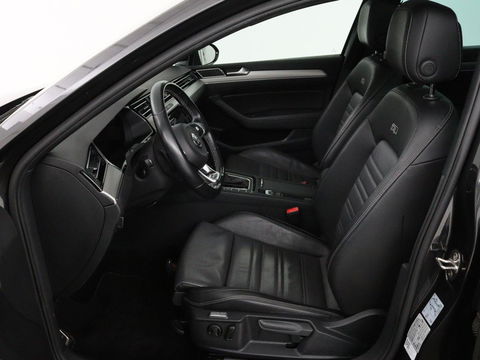 Volkswagen Passat Variant 1.5 TSI HL Bns R | Panoramadak | Leder | Keyless | Stoelverwarming | Carplay | Adaptive Cruise | Elektrische achterklep