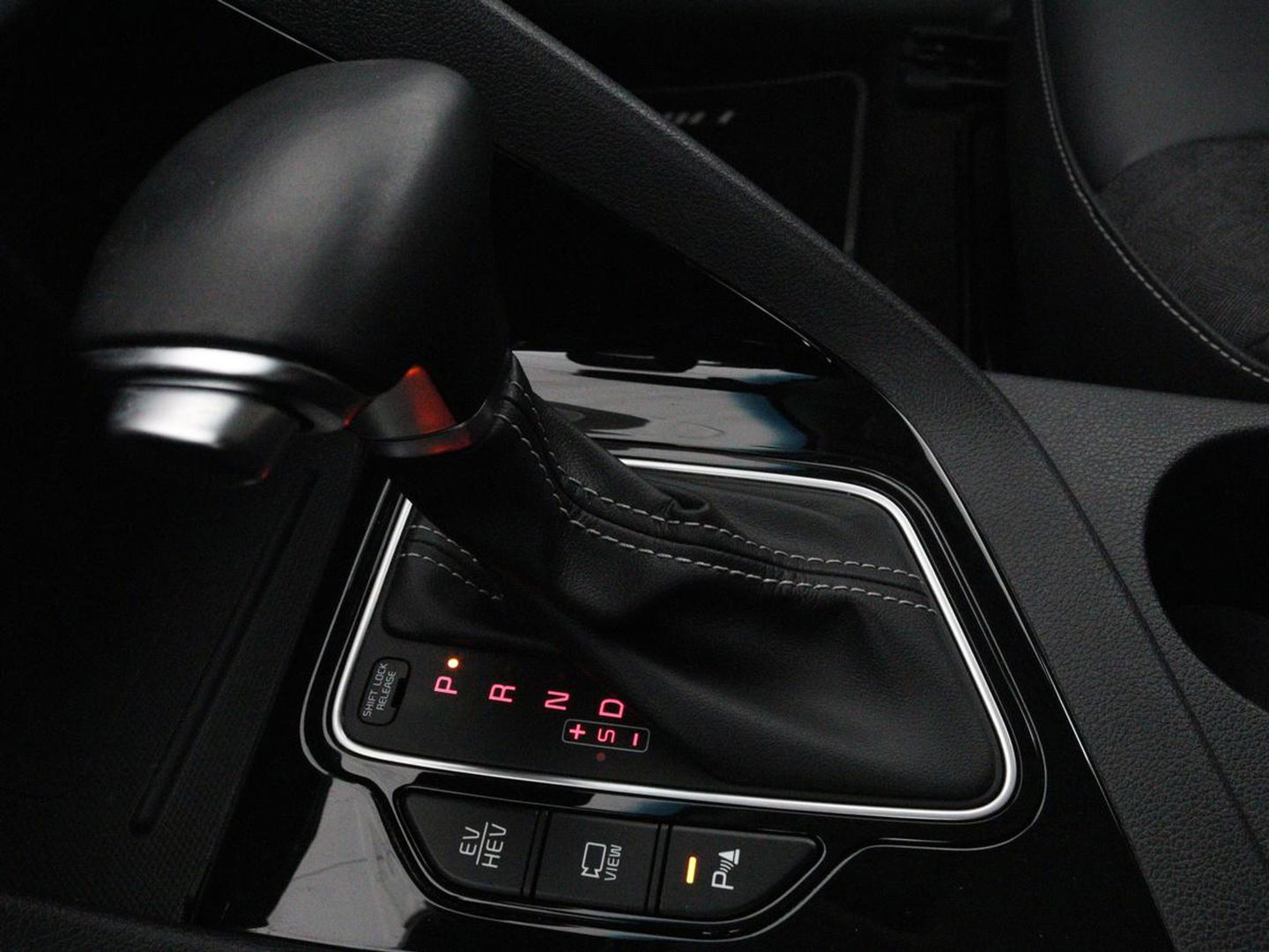 Kia Niro 1.6 GDi PHEV DynamicPlusLine | Camera | Carplay | Stoel & Stuurverwarming | Half leder | Adaptive Cruise