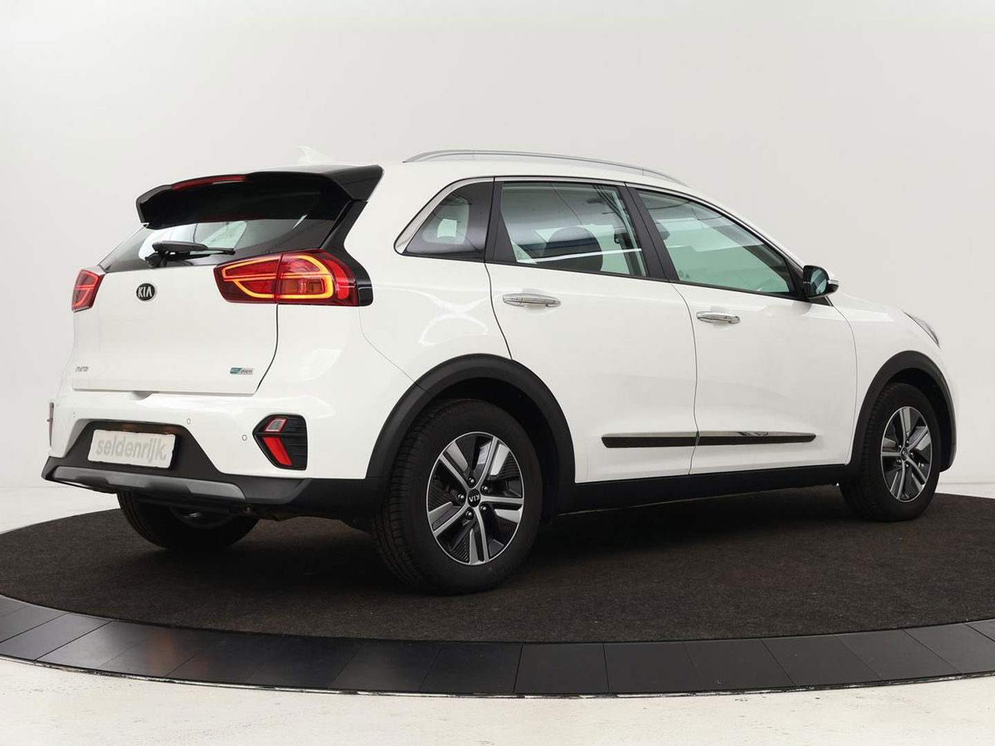 Kia Niro 1.6 GDi PHEV DynamicPlusLine | Camera | Carplay | Stoel & Stuurverwarming | Half leder | Adaptive Cruise