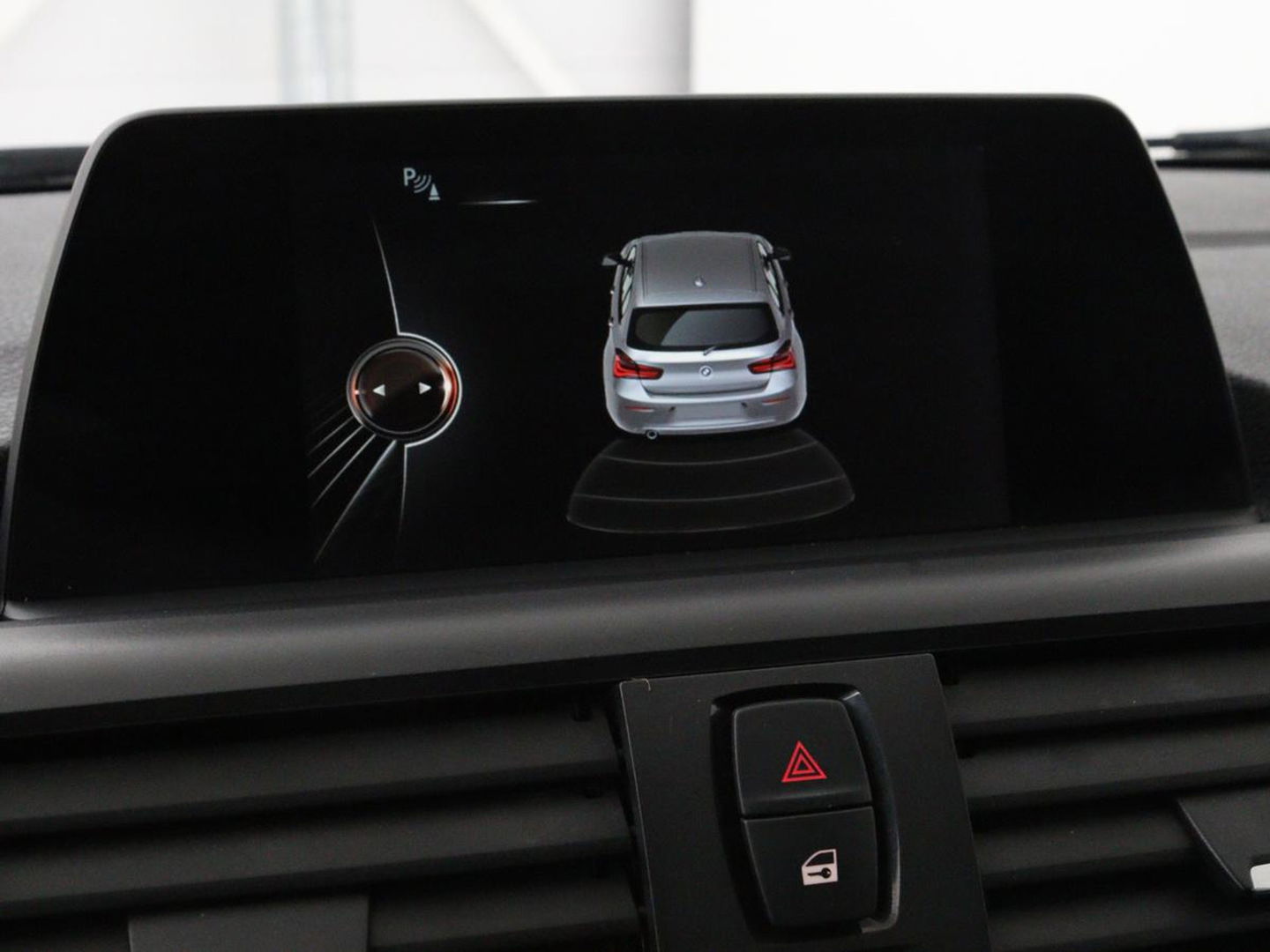 BMW 1-serie 118i Executive | Full LED | Navigatie | Climate control | Cruise control | Parkeerhulp | Bluetooth | Sportstuur