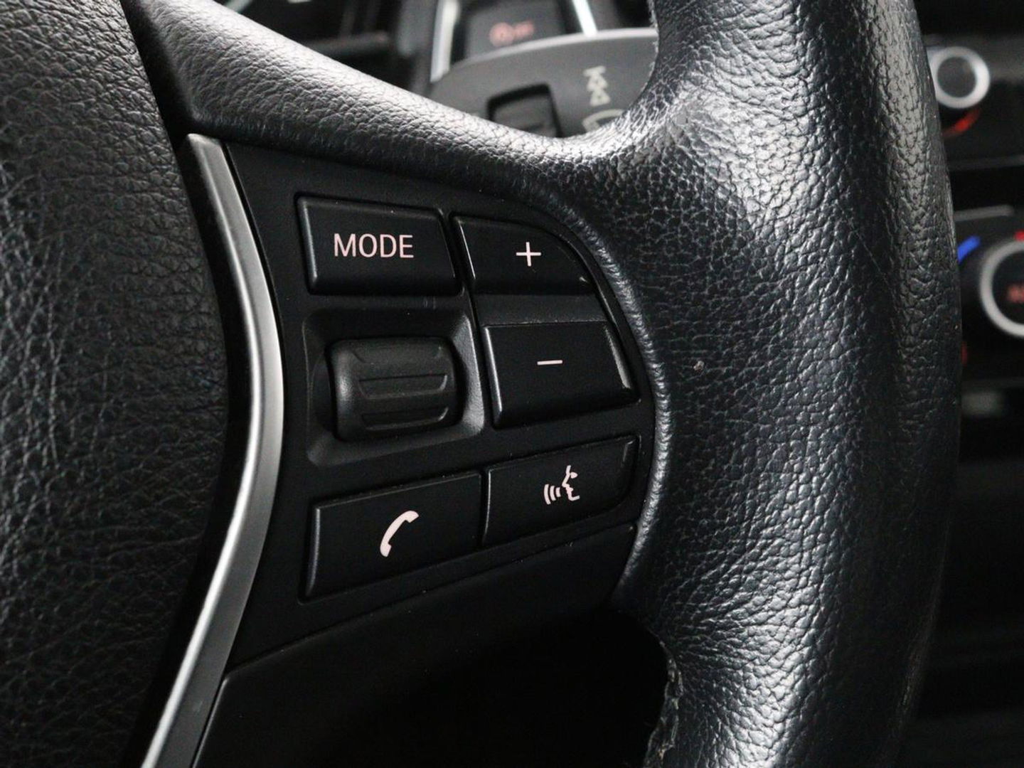 BMW 1-serie 118i Executive | Full LED | Navigatie | Climate control | Cruise control | Parkeerhulp | Bluetooth | Sportstuur