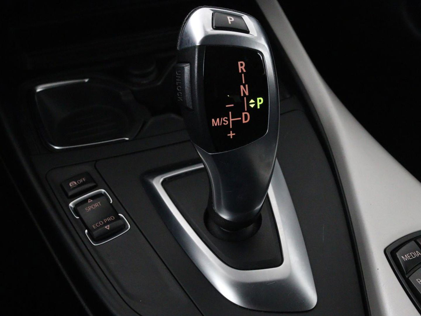 BMW 1-serie 118i Executive | Full LED | Navigatie | Climate control | Cruise control | Parkeerhulp | Bluetooth | Sportstuur