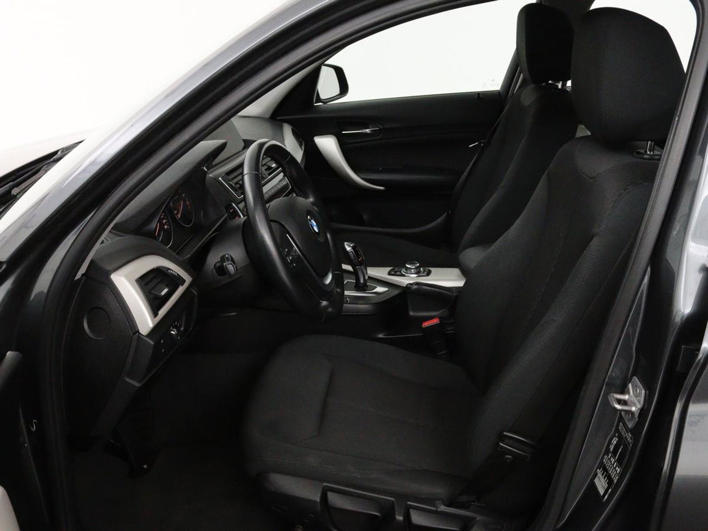 BMW 1-serie 118i Executive | Full LED | Navigatie | Climate control | Cruise control | Parkeerhulp | Bluetooth | Sportstuur