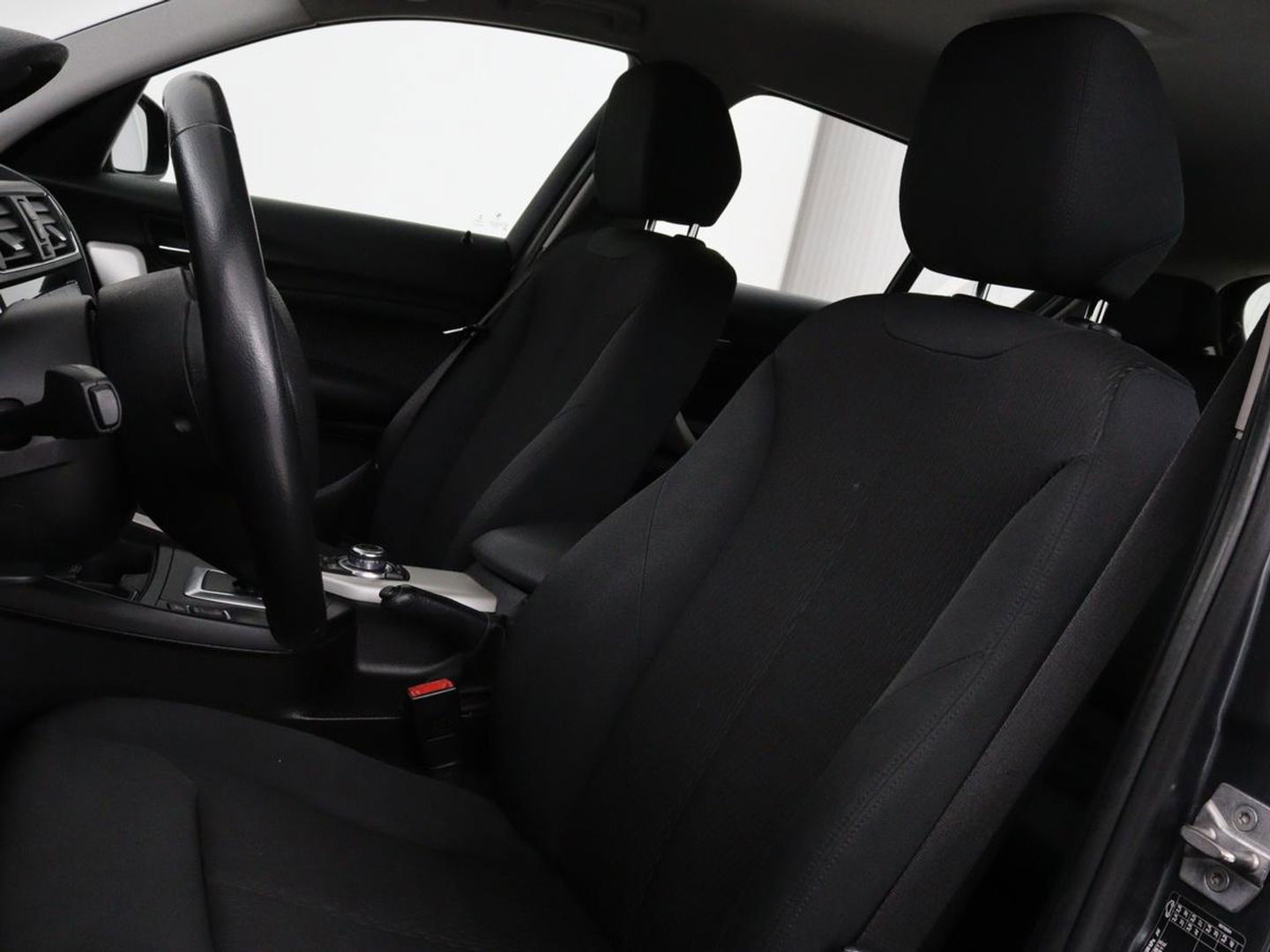 BMW 1-serie 118i Executive | Full LED | Navigatie | Climate control | Cruise control | Parkeerhulp | Bluetooth | Sportstuur