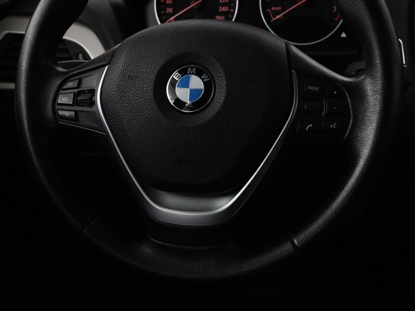BMW 1-serie 118i Executive | Full LED | Navigatie | Climate control | Cruise control | Parkeerhulp | Bluetooth | Sportstuur