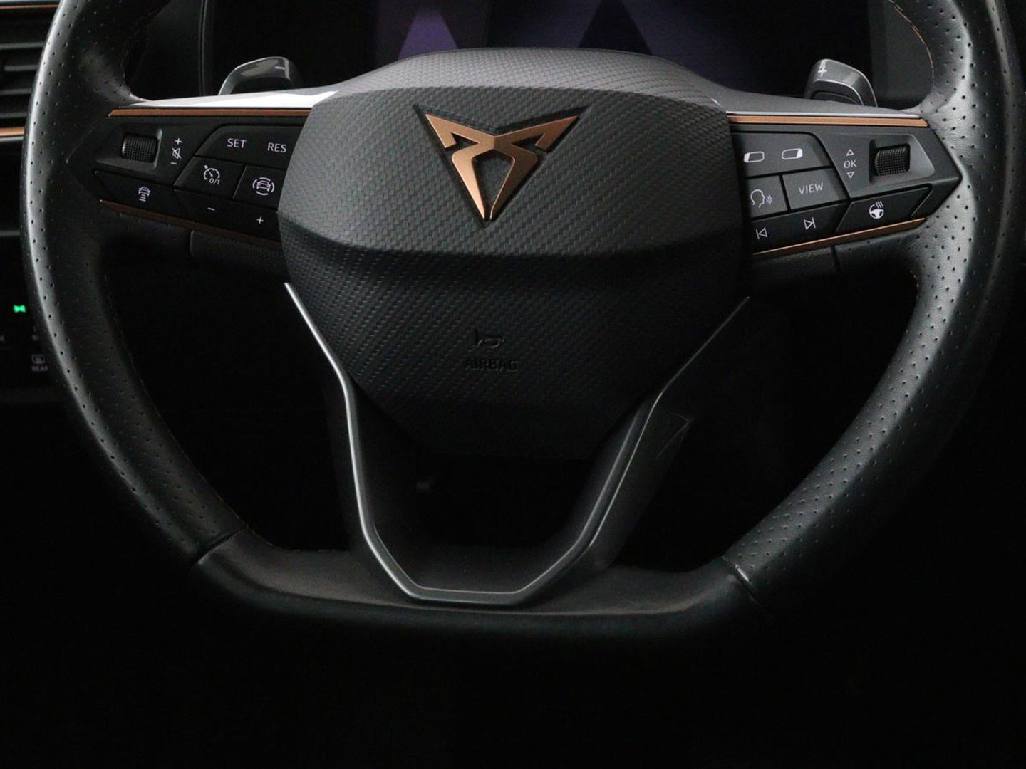 CUPRA Formentor 1.4 eHybrid | Stoel & Stuurverwarming | Camera | Adaptive cruise | Carplay | Full LED | Sfeerverlichting