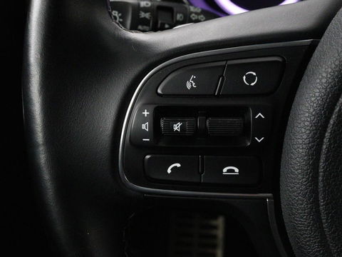 Kia Niro 1.6 GDi H. Dyn.Pl.L | Trekhaak afneembaar | Leder | Adaptive cruise | Camera | Carplay | Climate control | DAB | Navigatie