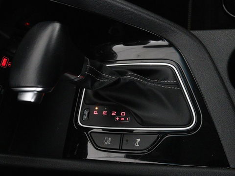 Kia Niro 1.6 GDi H. Dyn.Pl.L | Trekhaak afneembaar | Leder | Adaptive cruise | Camera | Carplay | Climate control | DAB | Navigatie