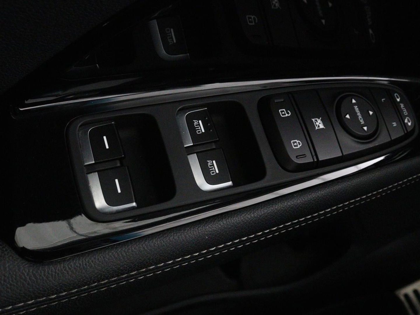 Kia Niro 1.6 GDi H. Dyn.Pl.L | Trekhaak afneembaar | Leder | Adaptive cruise | Camera | Carplay | Climate control | DAB | Navigatie