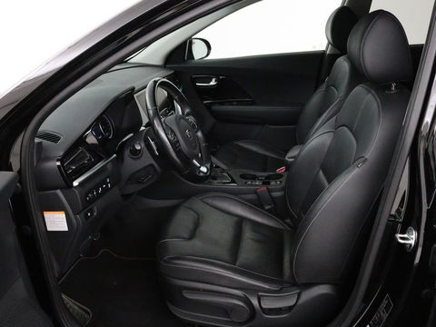 Kia Niro 1.6 GDi H. Dyn.Pl.L | Trekhaak afneembaar | Leder | Adaptive cruise | Camera | Carplay | Climate control | DAB | Navigatie