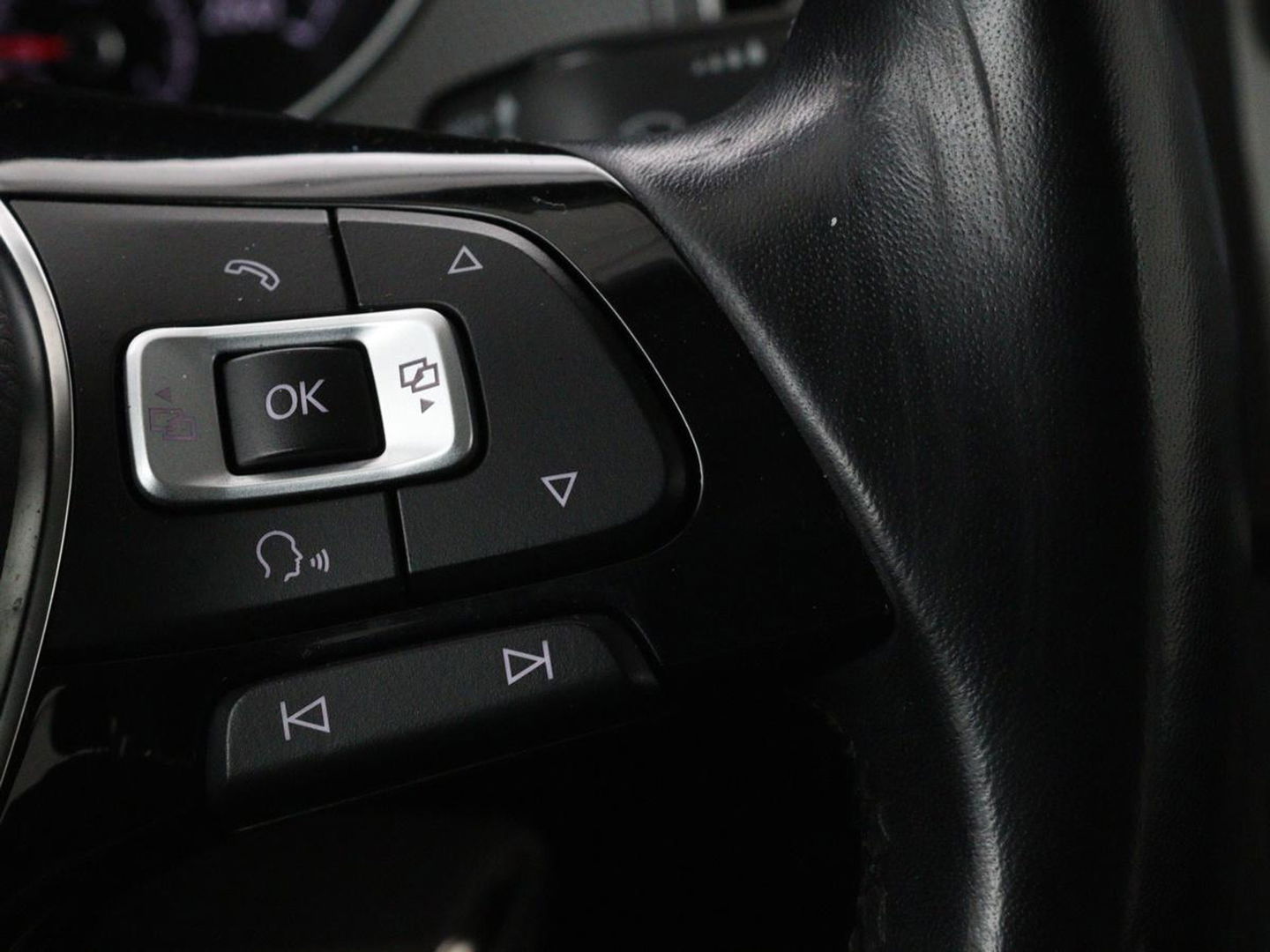 Volkswagen Golf Sportsvan 1.0 TSI Comfortline | Adaptive cruise | Carplay | Camera |Navigatie | DSG automaat