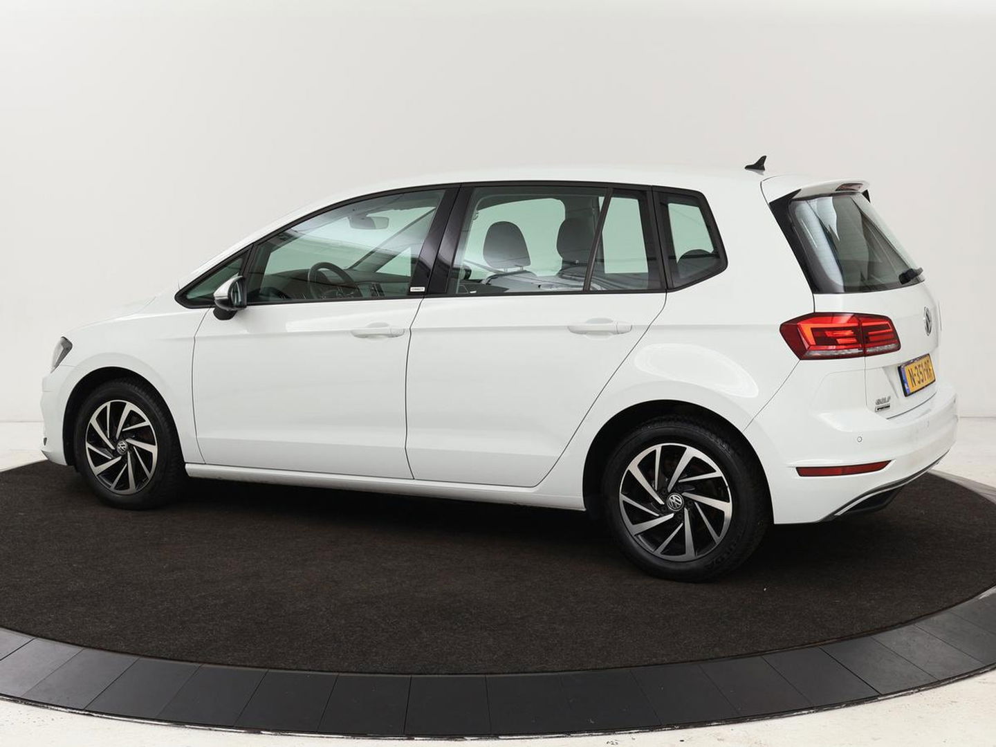Volkswagen Golf Sportsvan 1.0 TSI Comfortline | Adaptive cruise | Carplay | Camera |Navigatie | DSG automaat