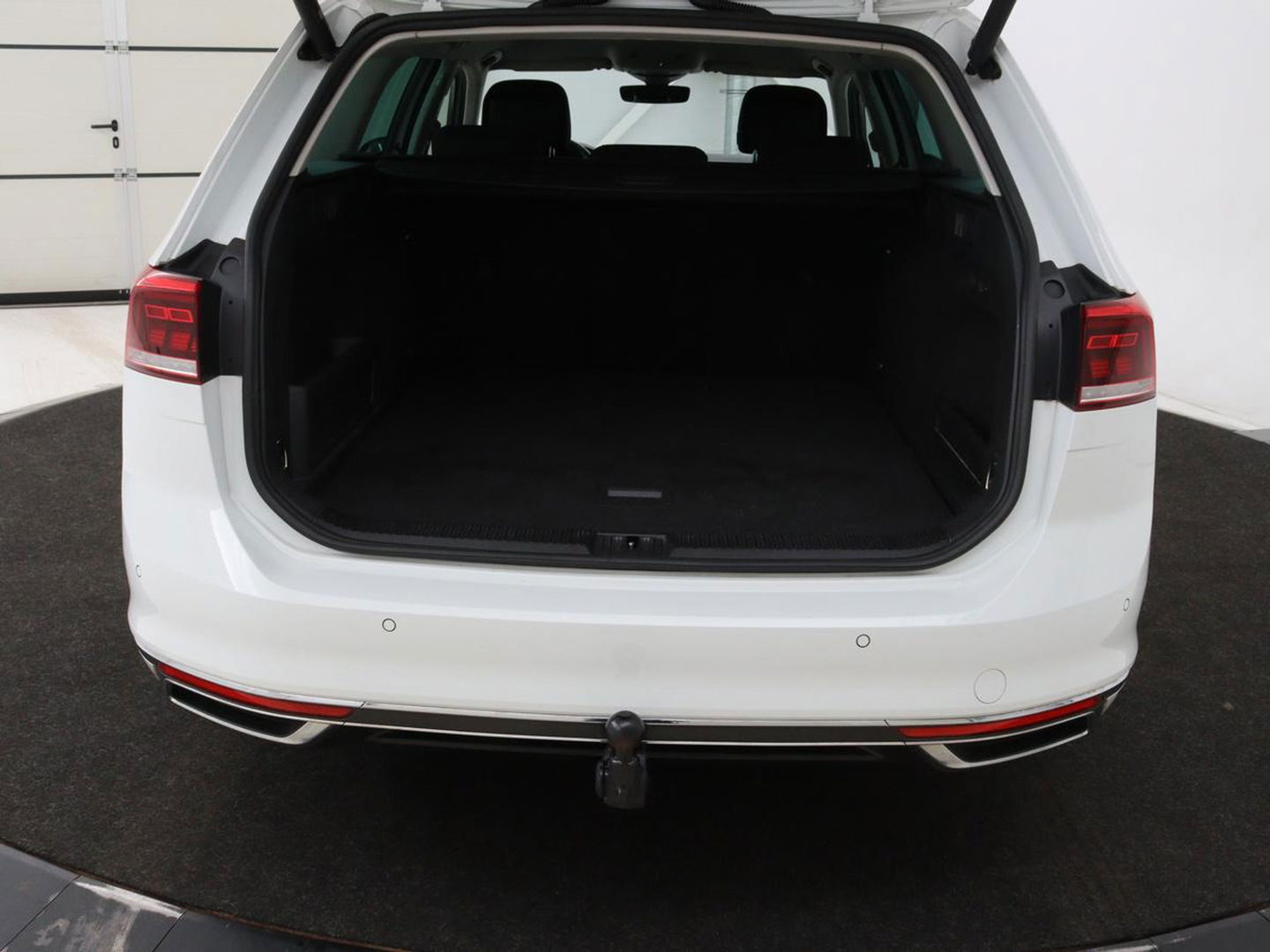 Volkswagen Passat 1.4 TSI PHEV GTE | Adaptive cruise | Trekhaak wegklapbaar | Stoelverwarming |  Navigatie | Full LED