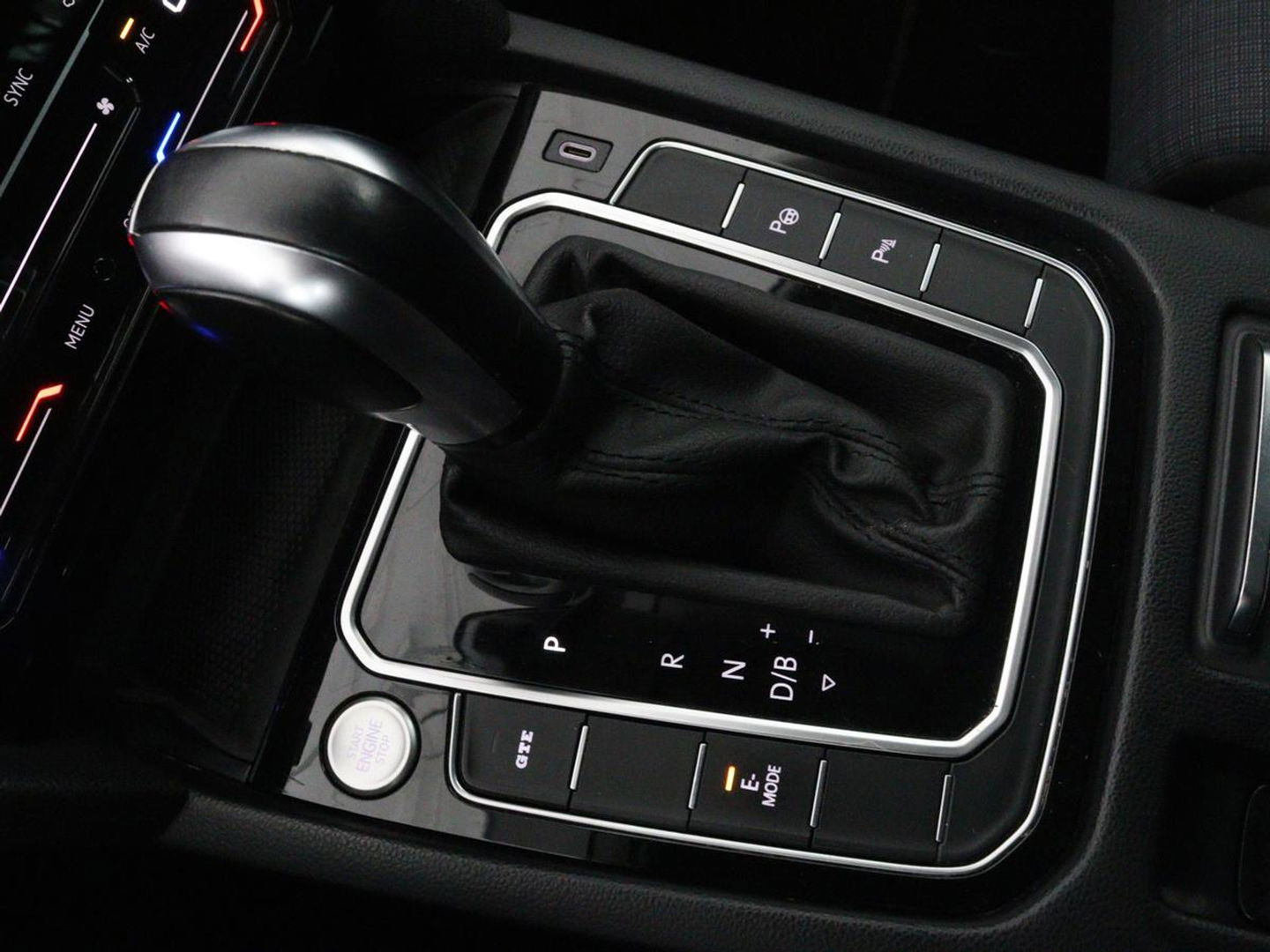 Volkswagen Passat 1.4 TSI PHEV GTE | Adaptive cruise | Trekhaak wegklapbaar | Stoelverwarming |  Navigatie | Full LED