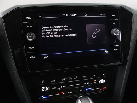 Volkswagen Passat 1.4 TSI PHEV GTE | Adaptive cruise | Trekhaak wegklapbaar | Stoelverwarming |  Navigatie | Full LED