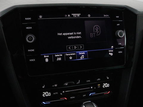 Volkswagen Passat 1.4 TSI PHEV GTE | Adaptive cruise | Trekhaak wegklapbaar | Stoelverwarming |  Navigatie | Full LED