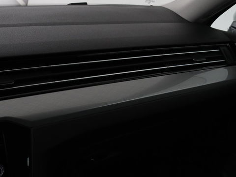 Volkswagen Passat 1.4 TSI PHEV GTE | Adaptive cruise | Trekhaak wegklapbaar | Stoelverwarming |  Navigatie | Full LED