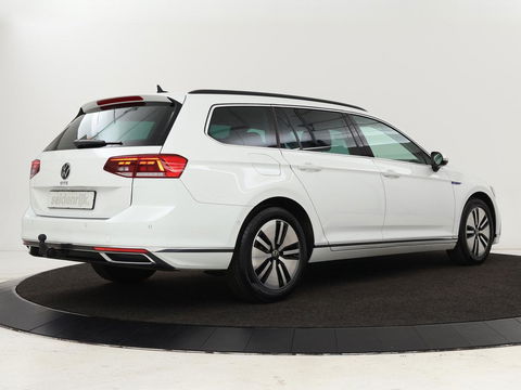 Volkswagen Passat 1.4 TSI PHEV GTE | Adaptive cruise | Trekhaak wegklapbaar | Stoelverwarming |  Navigatie | Full LED