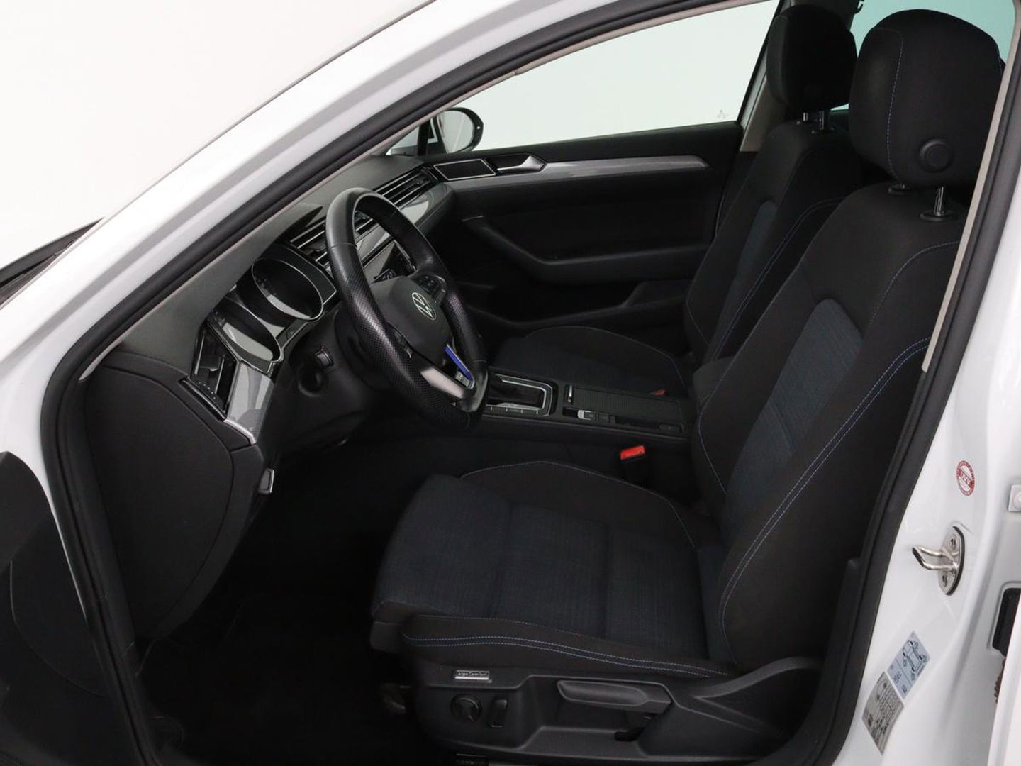 Volkswagen Passat 1.4 TSI PHEV GTE | Adaptive cruise | Trekhaak wegklapbaar | Stoelverwarming |  Navigatie | Full LED