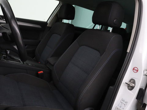 Volkswagen Passat 1.4 TSI PHEV GTE | Adaptive cruise | Trekhaak wegklapbaar | Stoelverwarming |  Navigatie | Full LED