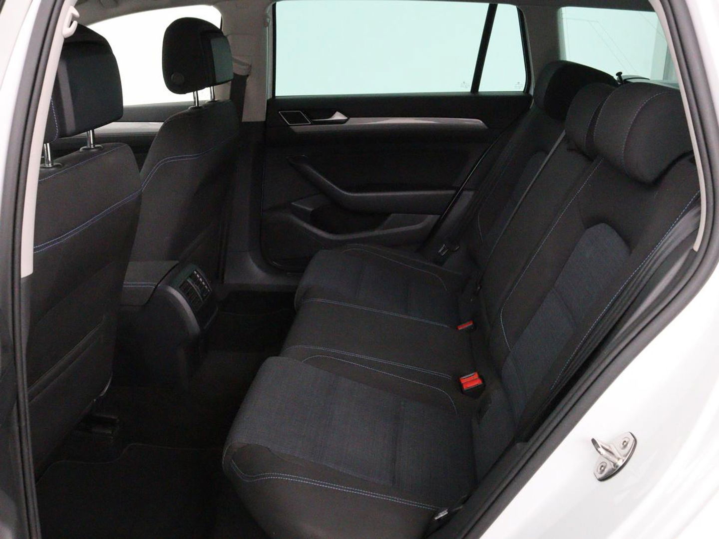 Volkswagen Passat 1.4 TSI PHEV GTE | Adaptive cruise | Trekhaak wegklapbaar | Stoelverwarming |  Navigatie | Full LED