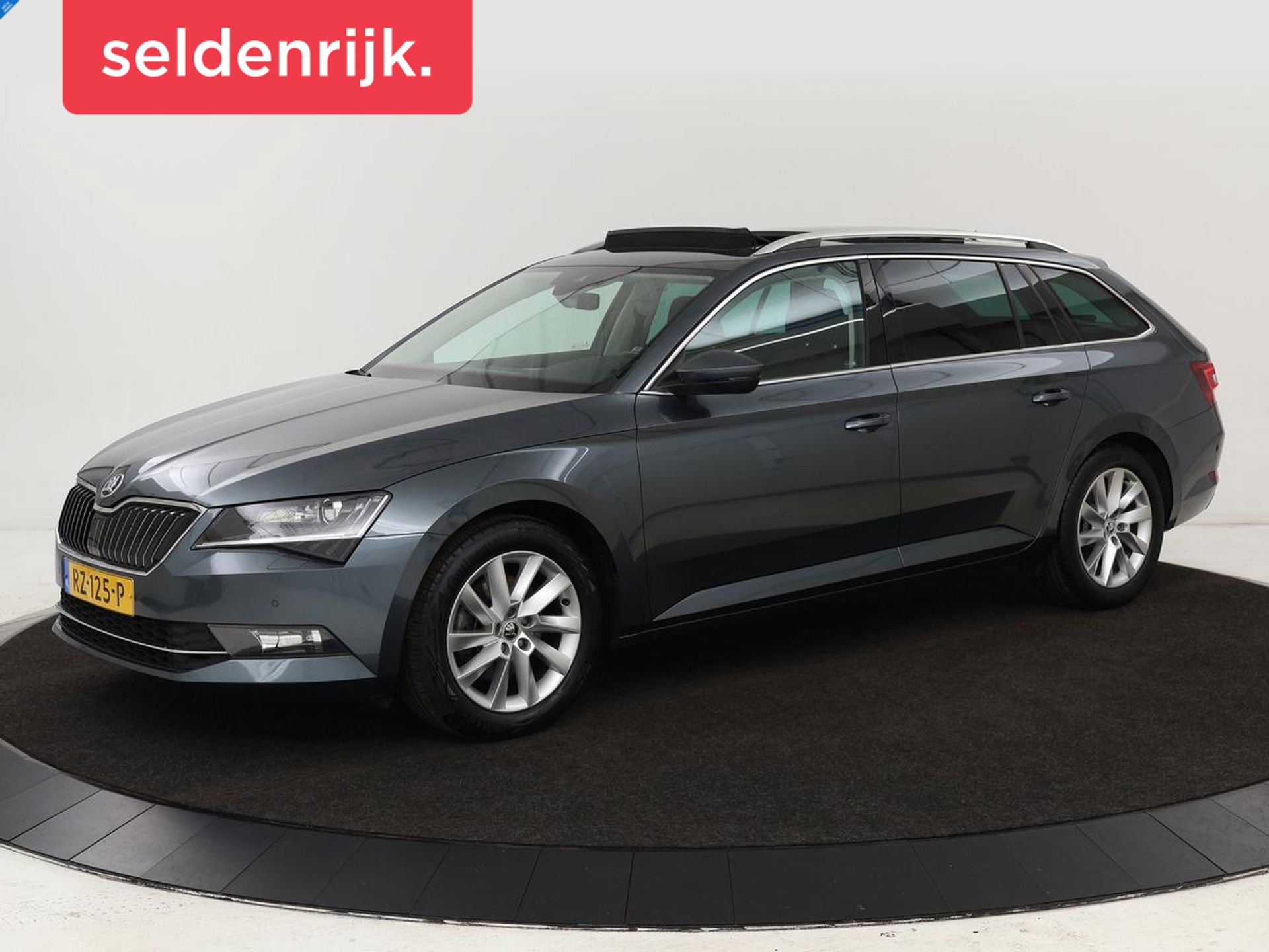 Škoda Superb 1.4 TSI Ambition | Panoramadak | Stoelverwarming | Trekhaak | Carplay | Memory | Navigatie | Climate control