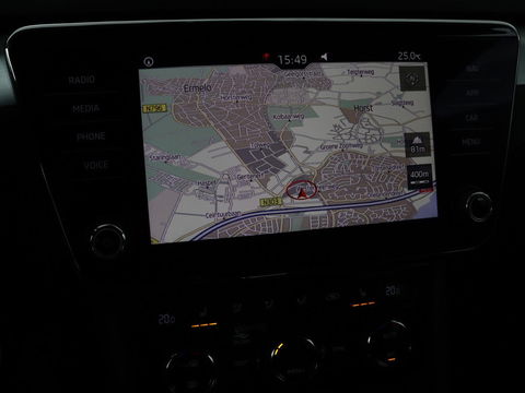 Škoda Superb 1.4 TSI Ambition | Panoramadak | Stoelverwarming | Trekhaak | Carplay | Memory | Navigatie | Climate control