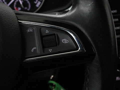 Škoda Superb 1.4 TSI Ambition | Panoramadak | Stoelverwarming | Trekhaak | Carplay | Memory | Navigatie | Climate control