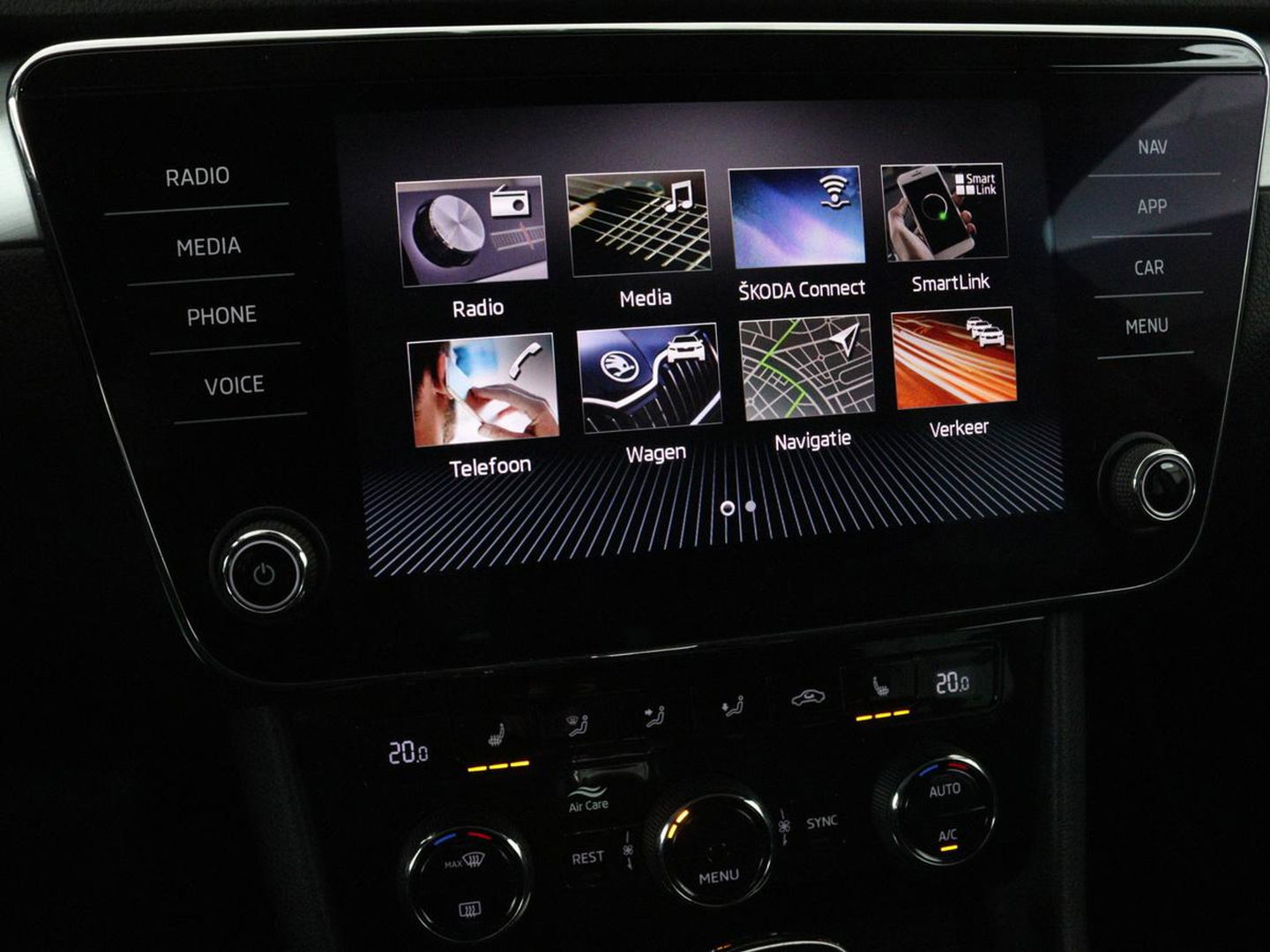 Škoda Superb 1.4 TSI Ambition | Panoramadak | Stoelverwarming | Trekhaak | Carplay | Memory | Navigatie | Climate control