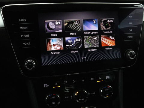 Škoda Superb 1.4 TSI Ambition | Panoramadak | Stoelverwarming | Trekhaak | Carplay | Memory | Navigatie | Climate control